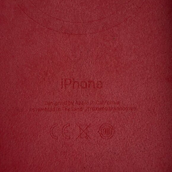 iPhone 15 Pro Max Silicone Case with MagSafe – Guava - Picture 5 of 8